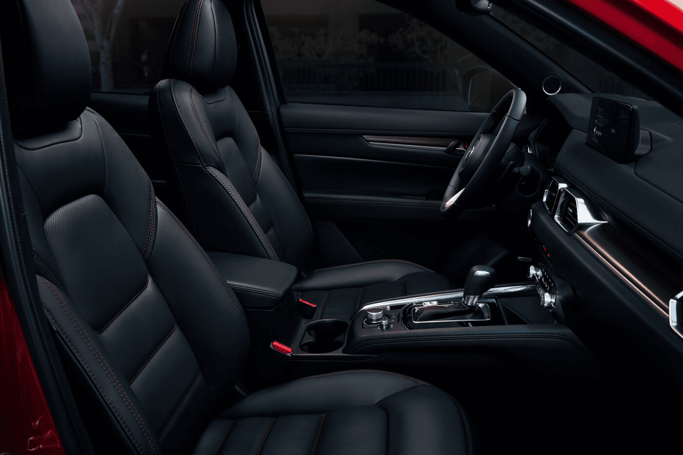 Intérieur avant du Mazda CX-5 2025.